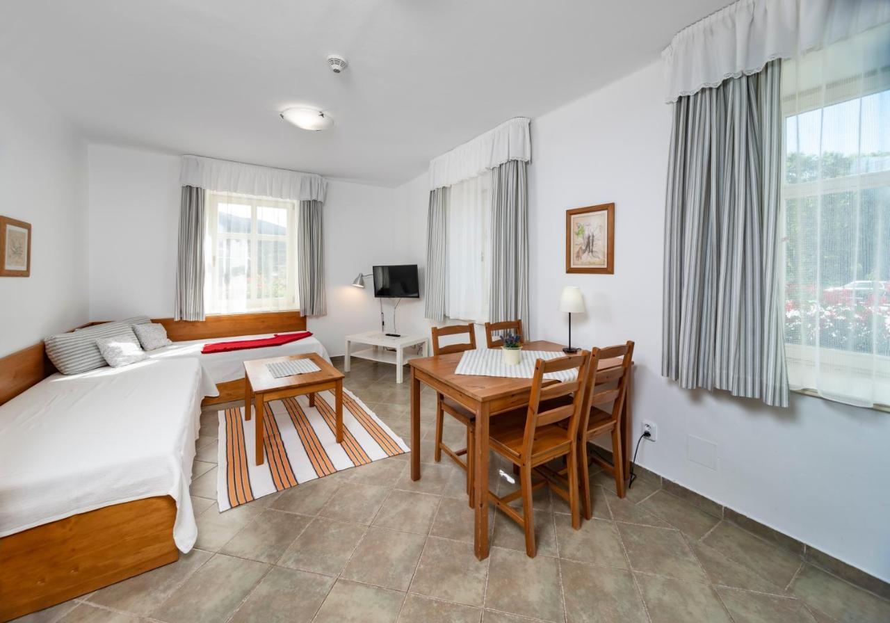 Minerva Hotel Spindleruv Mlyn Bagian luar foto